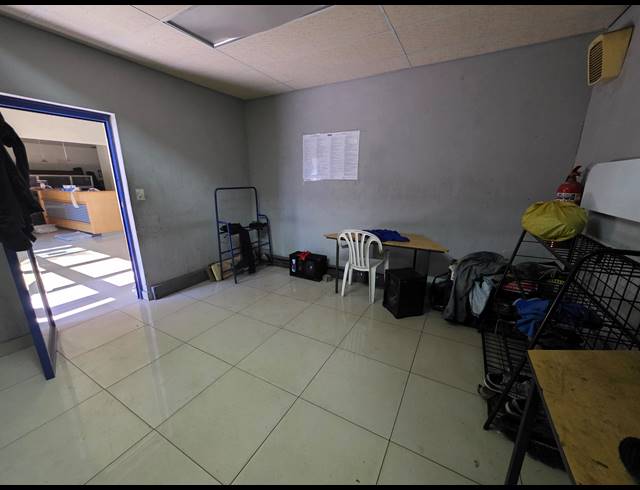 3,434M² WAREHOUSE FOR SALE IN AMALGAM